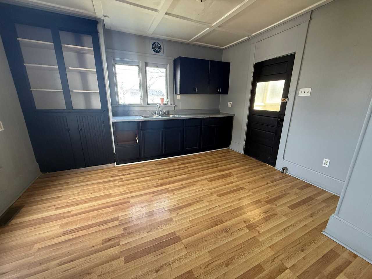334 Woods Ave - Photo 4 of 6