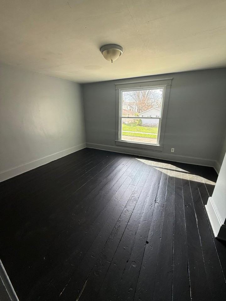 334 Woods Ave - Photo 5 of 6