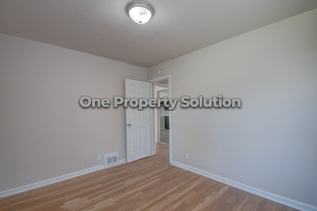 721 Ohio St #1 - Photo 6 of 24