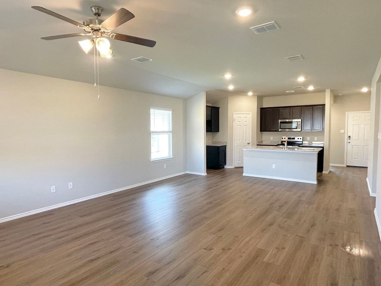 2909 Cyprian Rd - Photo 3 of 19