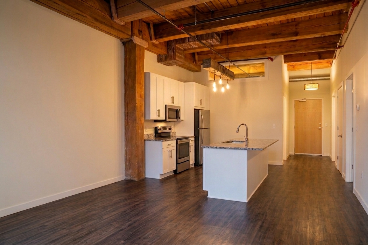 Finishing House - Photo 2 of 9