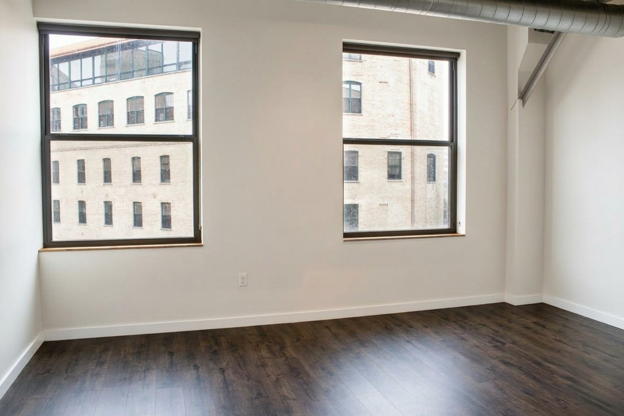 Finishing House - Photo 4 of 9