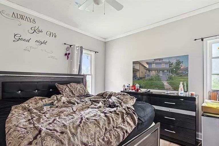 3738 Montgomery St - Photo 5 of 6