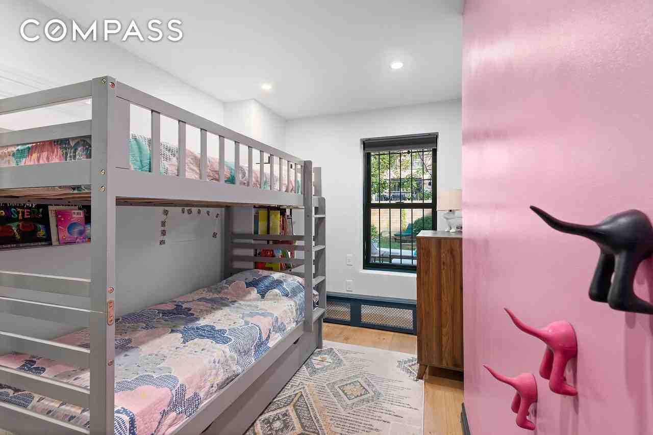 365 Bainbridge St #1 - Photo 4 of 8