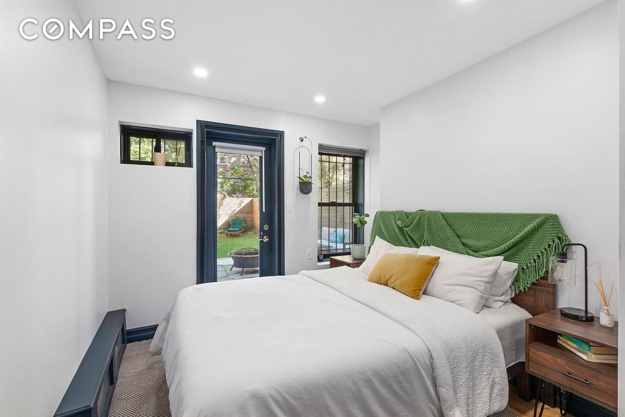 365 Bainbridge St #1 - Photo 5 of 8