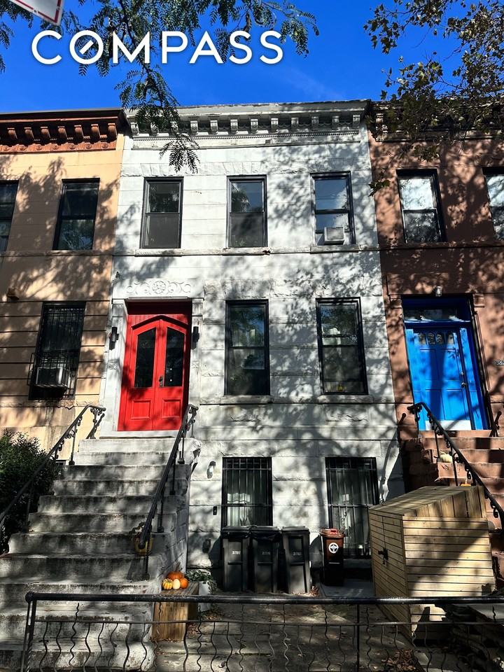 365 Bainbridge St #1 - Photo 7 of 8