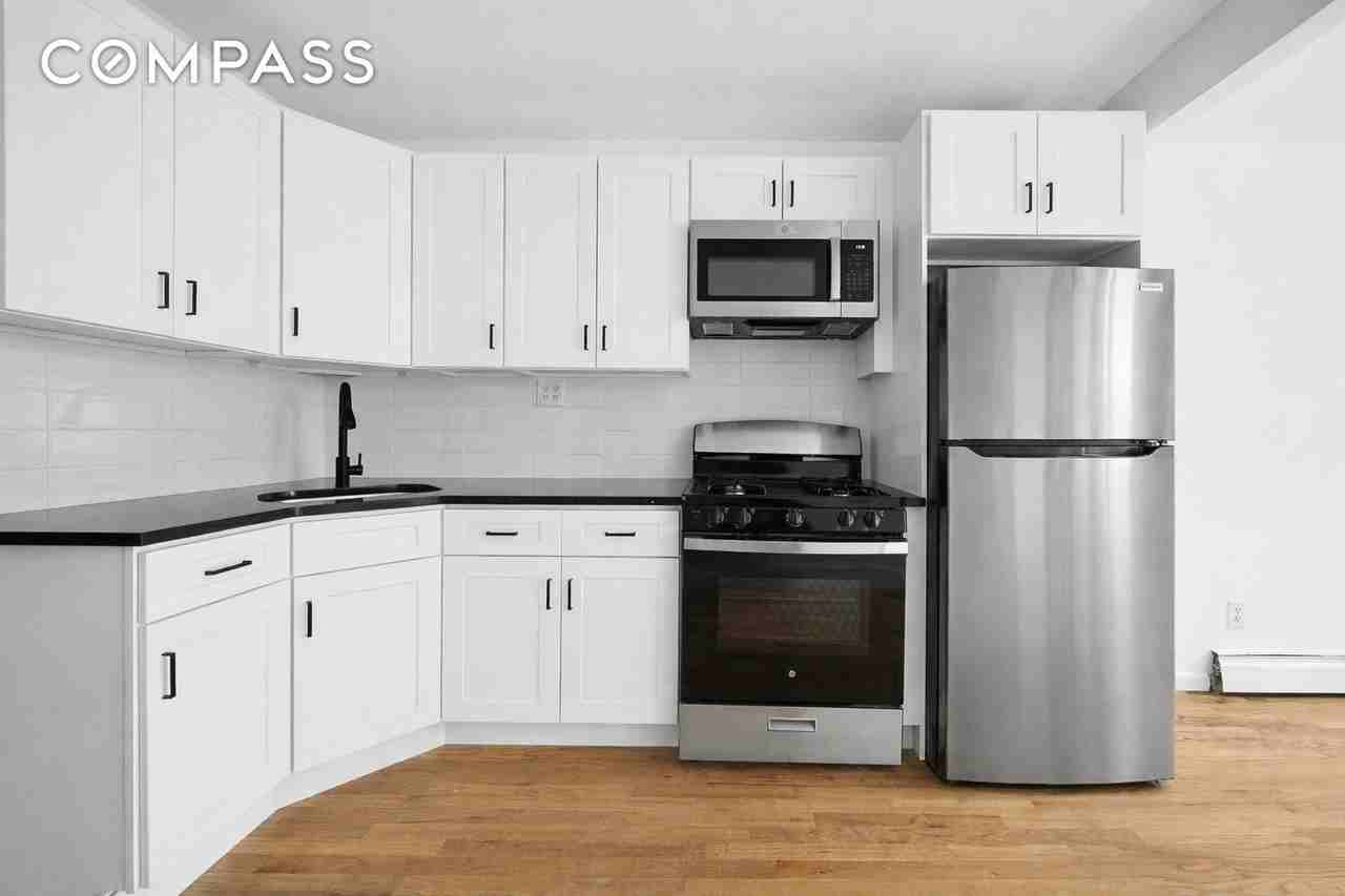 53 Irving Pl #2B - Photo 3 of 6