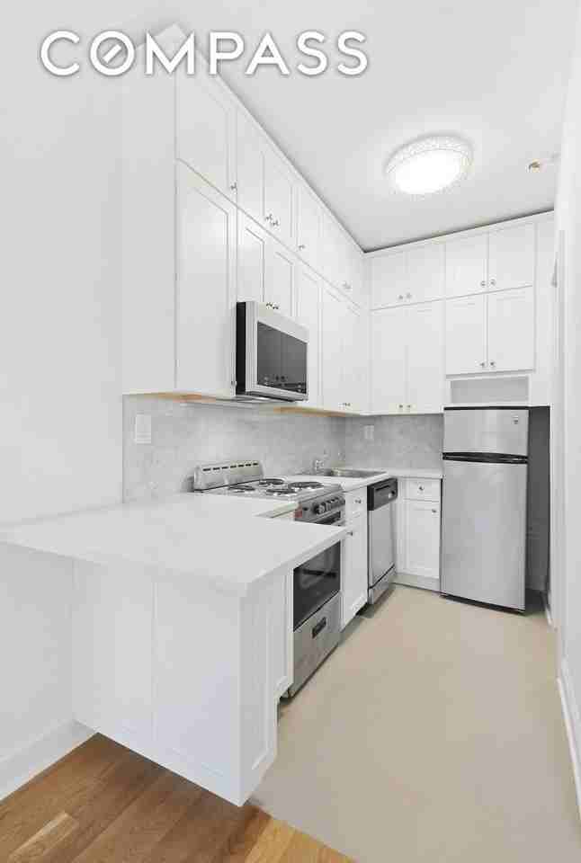 54 W 89th St #3R - Photo 3 of 6