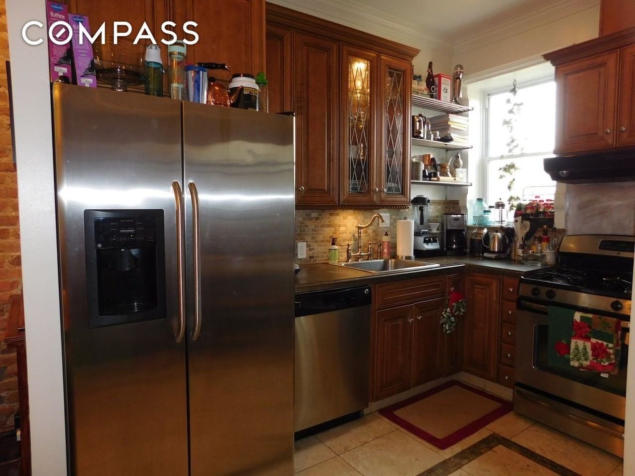 132 Underhill Ave #2 - Photo 3 of 9