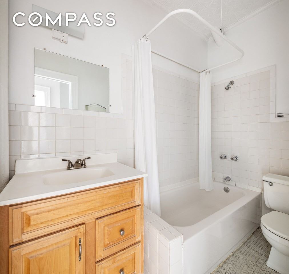 542 17th St #2 - Photo 5 of 6