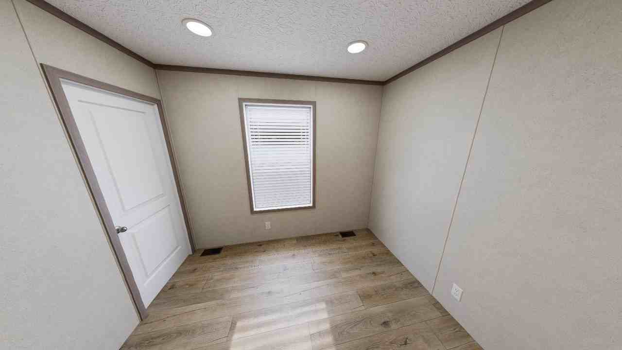 25382 Nuway Ave #138 - Photo 7 of 9