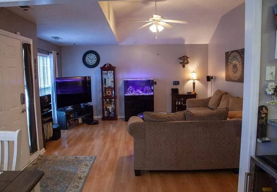 97 Cape Fox Cir - Photo 3 of 11