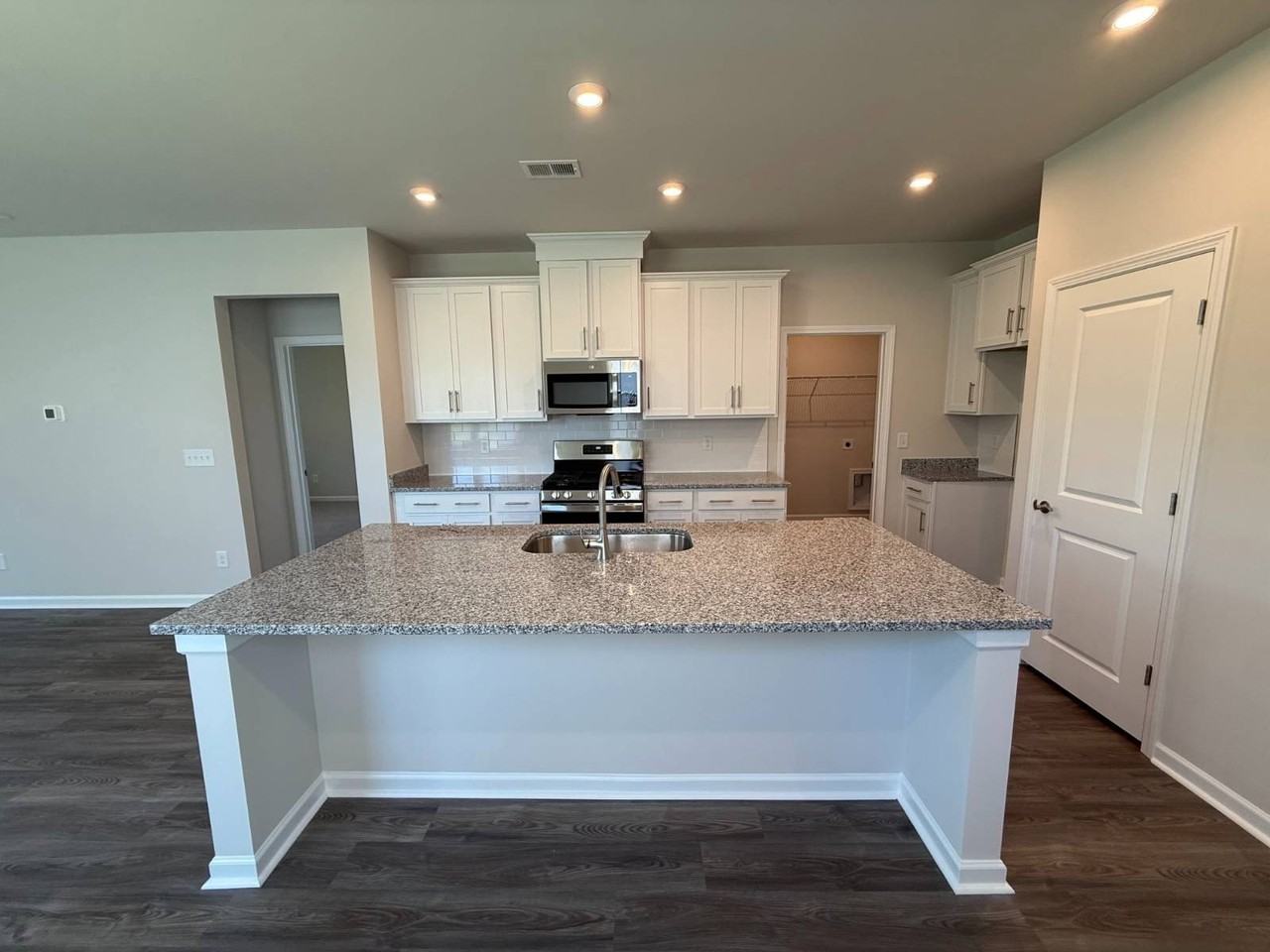 749 Count Fleet Ct - Photo 5 of 24