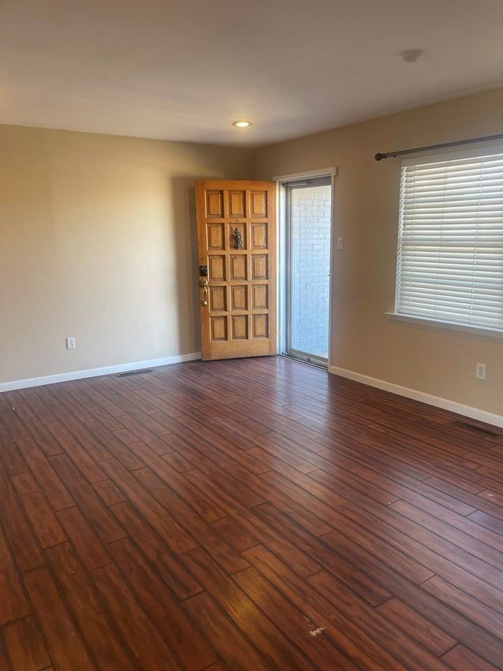 1308 Alpine St - Photo 2 of 10