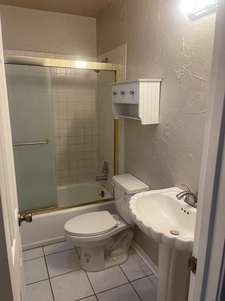 1308 Alpine St - Photo 7 of 10