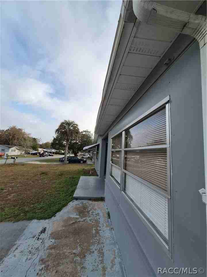 11 S Barbour St - Photo 2 of 19