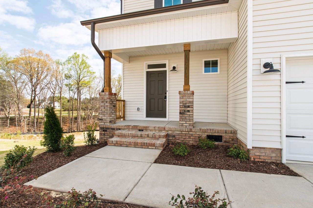 28 Raven Rock Pl - Photo 2 of 45