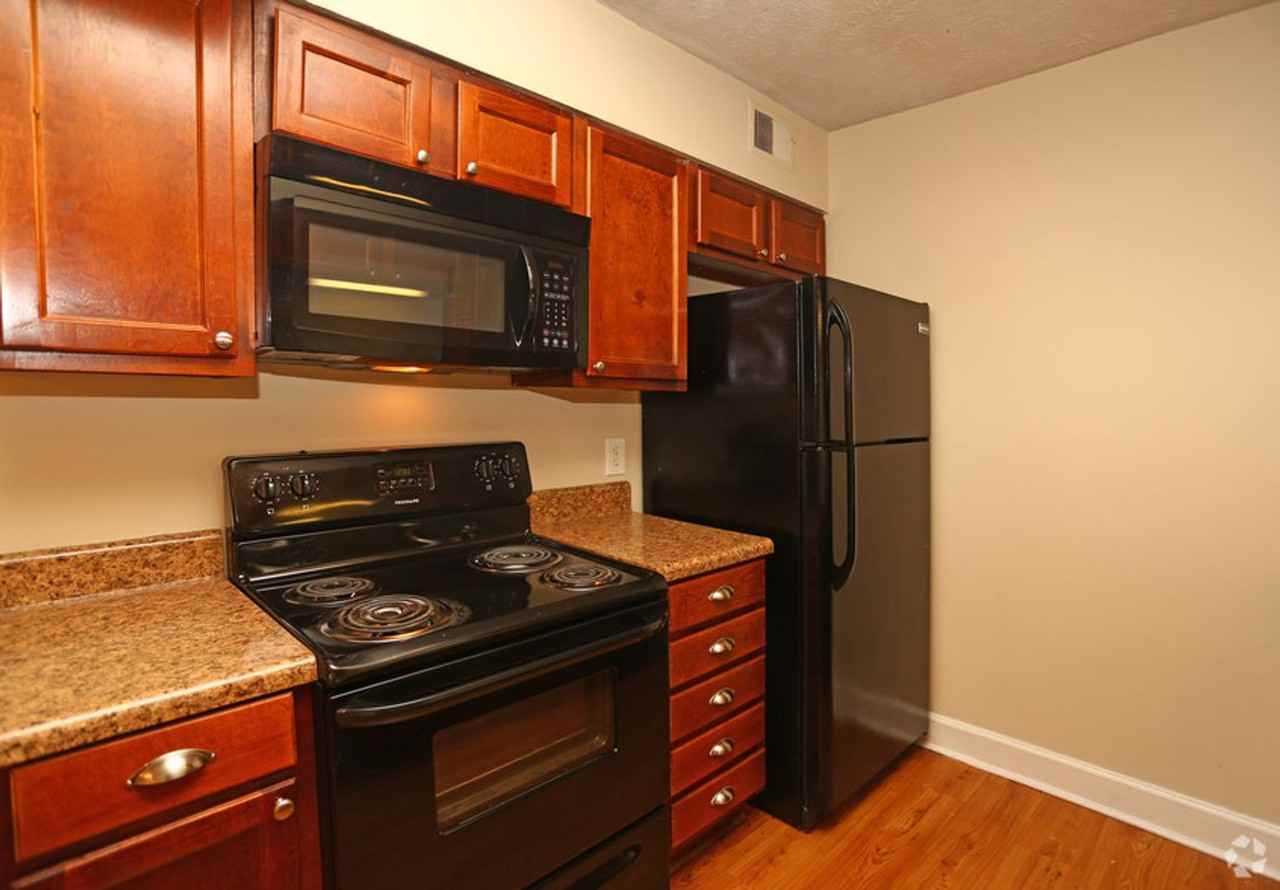 414 Old Manor Rd - Photo 3 of 10