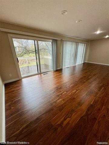 7146 Pebble Park Dr - Photo 4 of 30