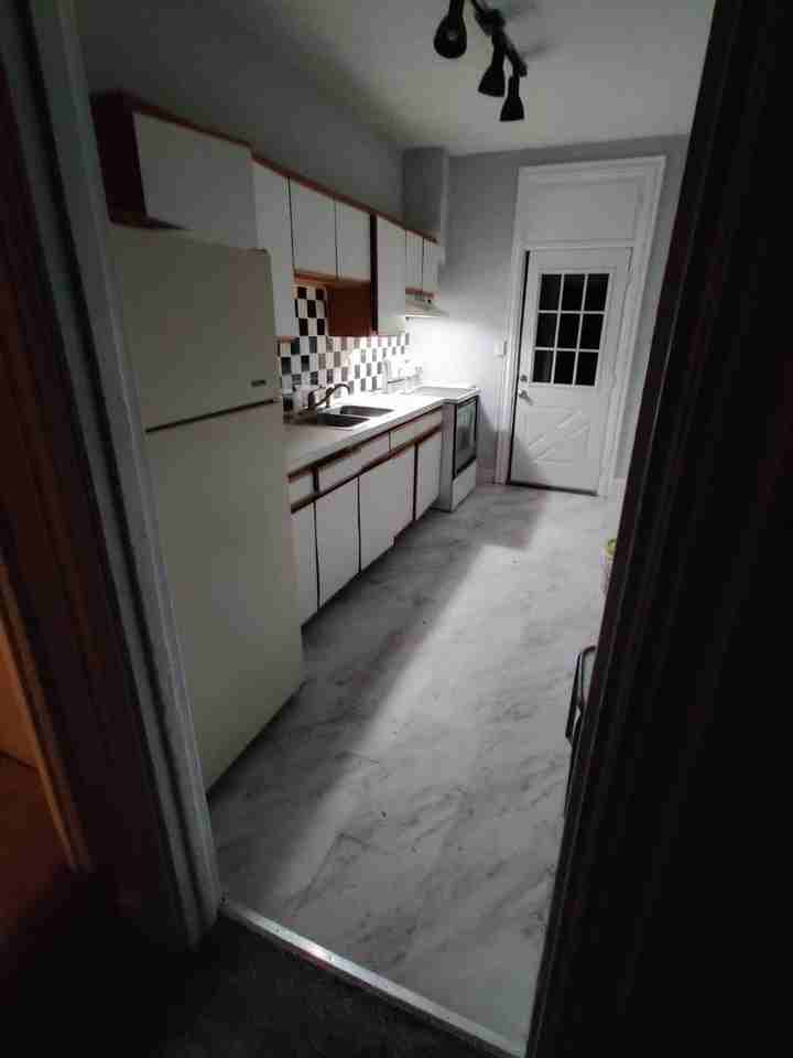 339 E Marion St - Photo 3 of 9