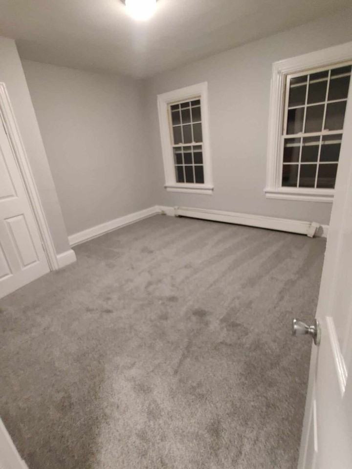 339 E Marion St - Photo 5 of 9