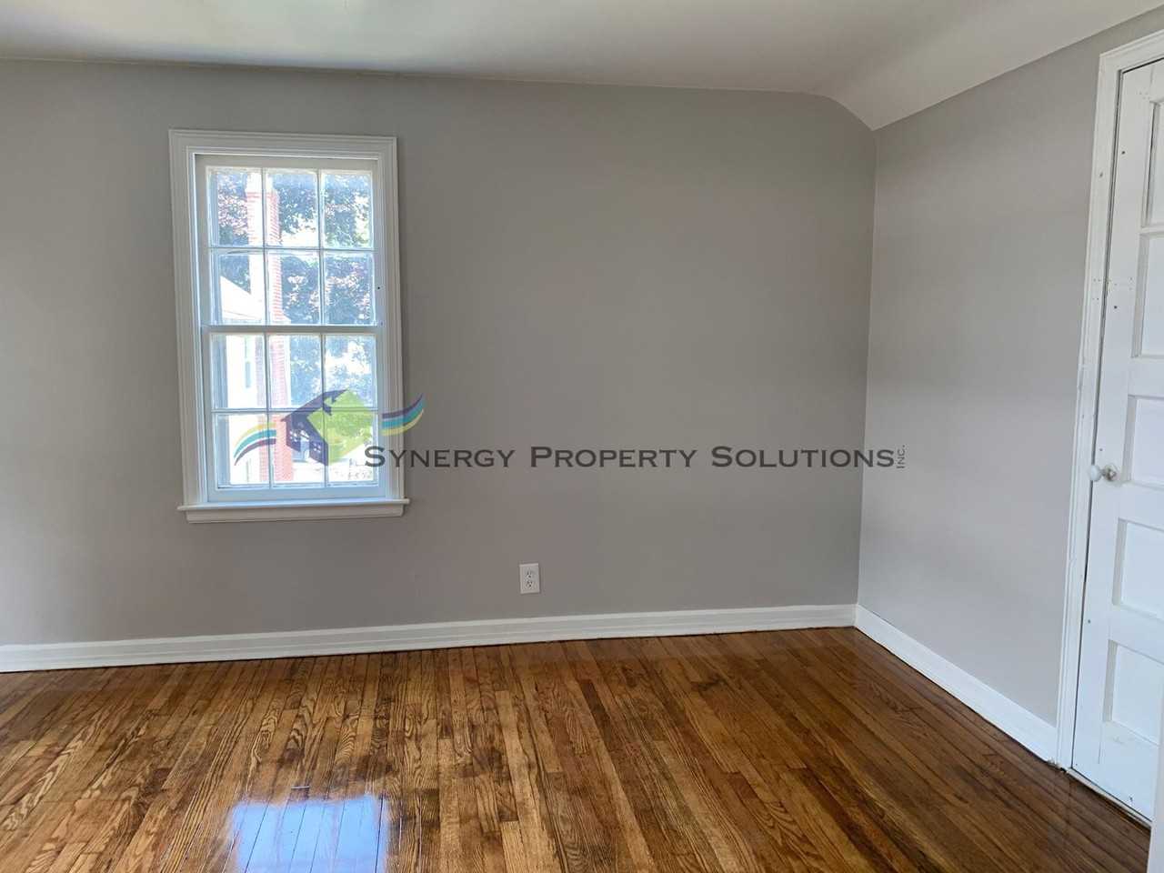 757 W 3rd St - Photo 5 of 27