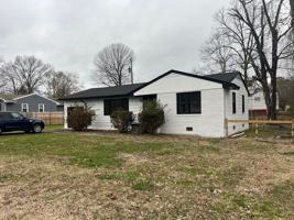 featured image of 1027 Floyd Dr