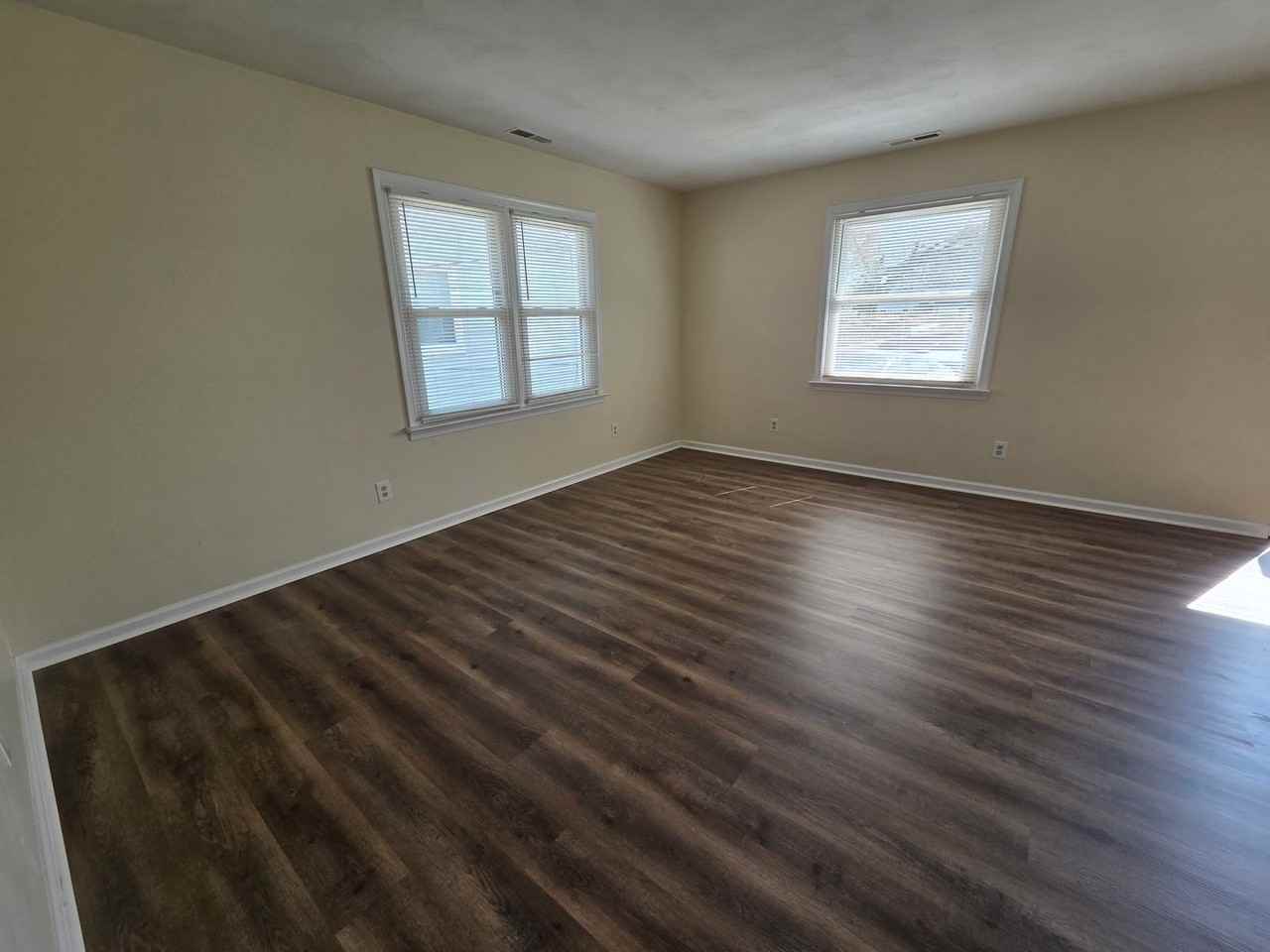 1724 N Lakeland Dr - Photo 3 of 25