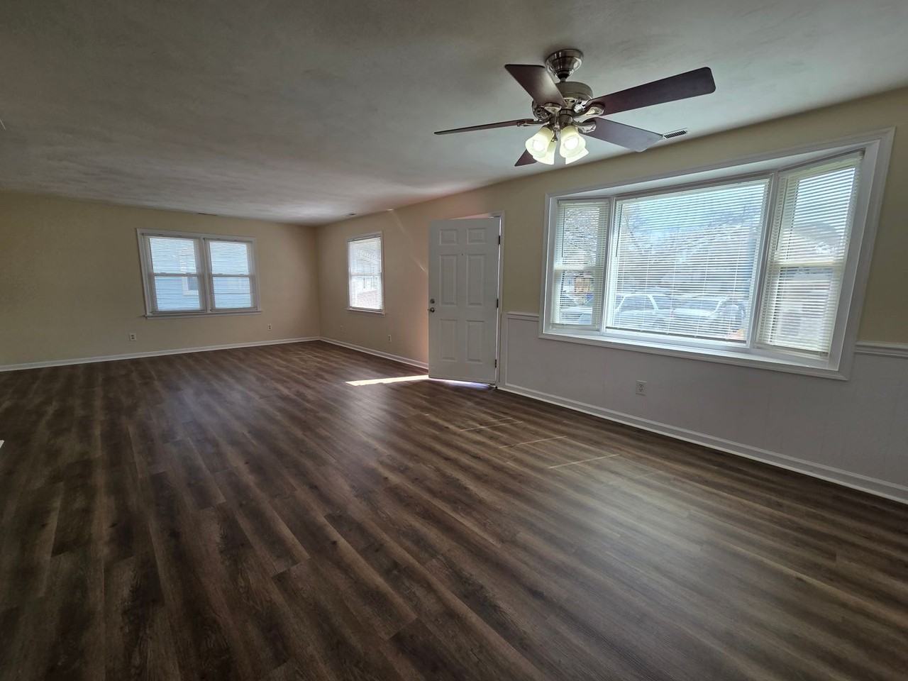 1724 N Lakeland Dr - Photo 4 of 25