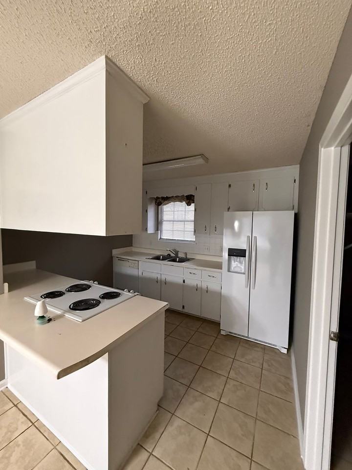 304 Natchez Rd - Photo 4 of 32