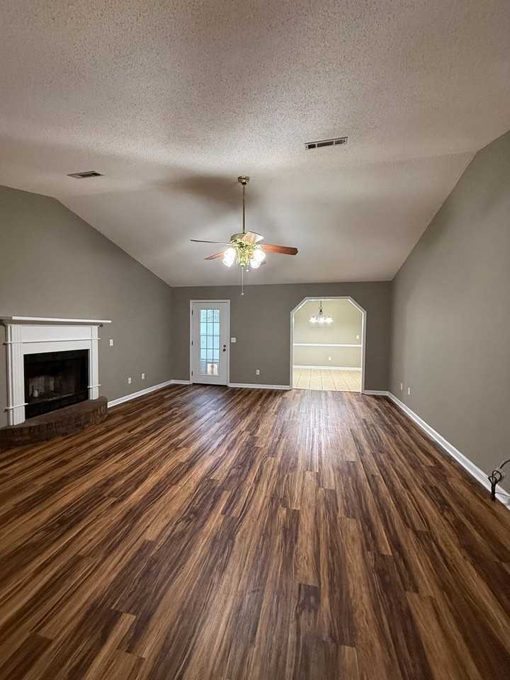 304 Natchez Rd - Photo 7 of 32