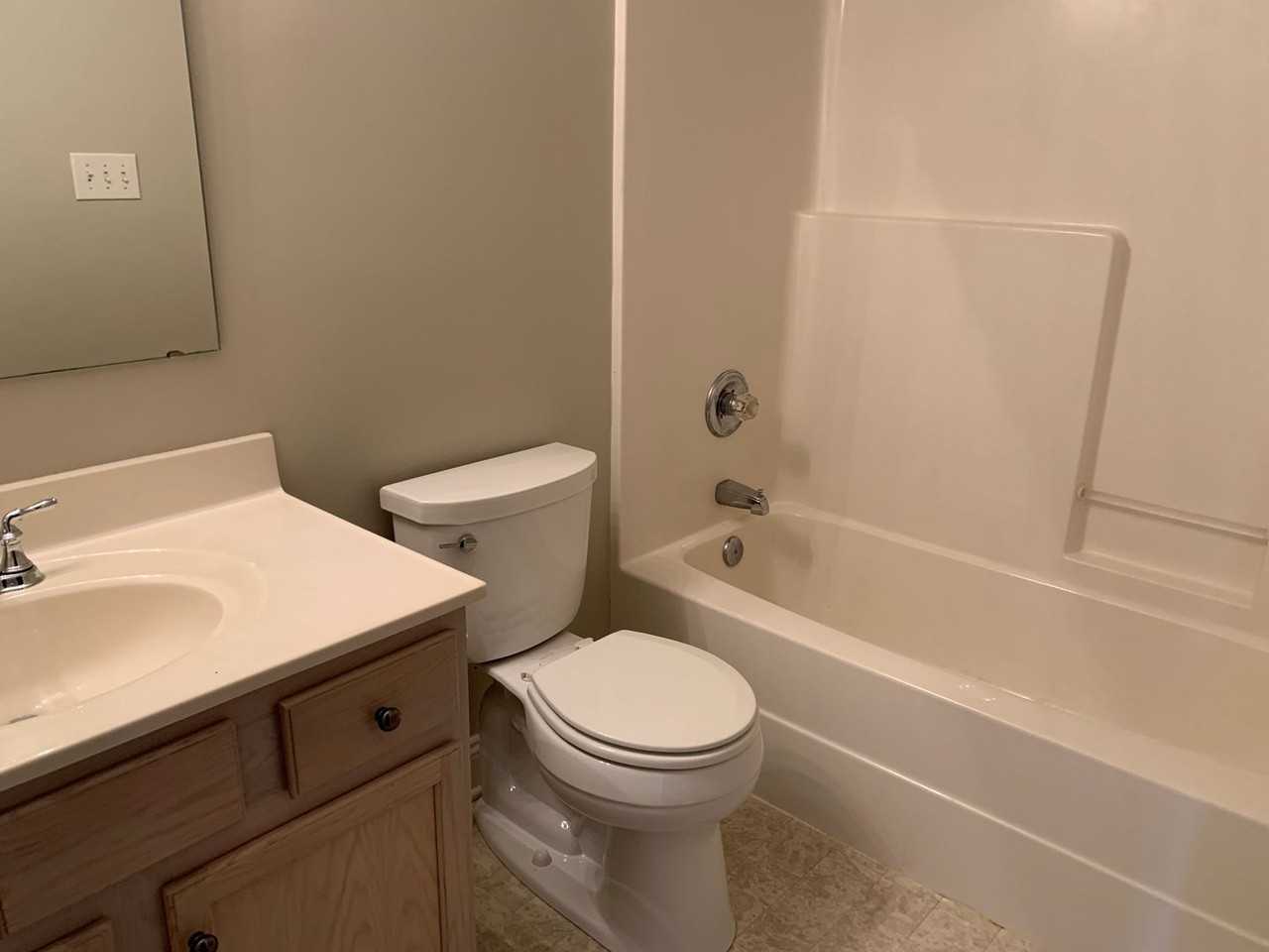 719 Wyndhurst Dr - Photo 3 of 10