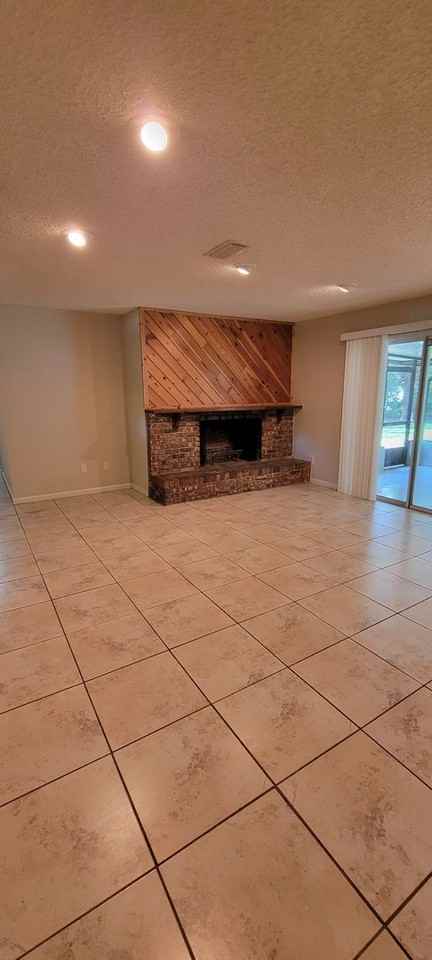 2220 Nw 14th Ave - Photo 6 of 31