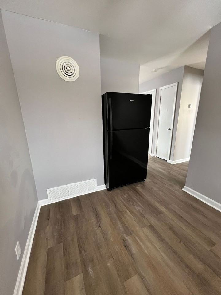 4823 Nw Homestead Ter - Photo 6 of 11