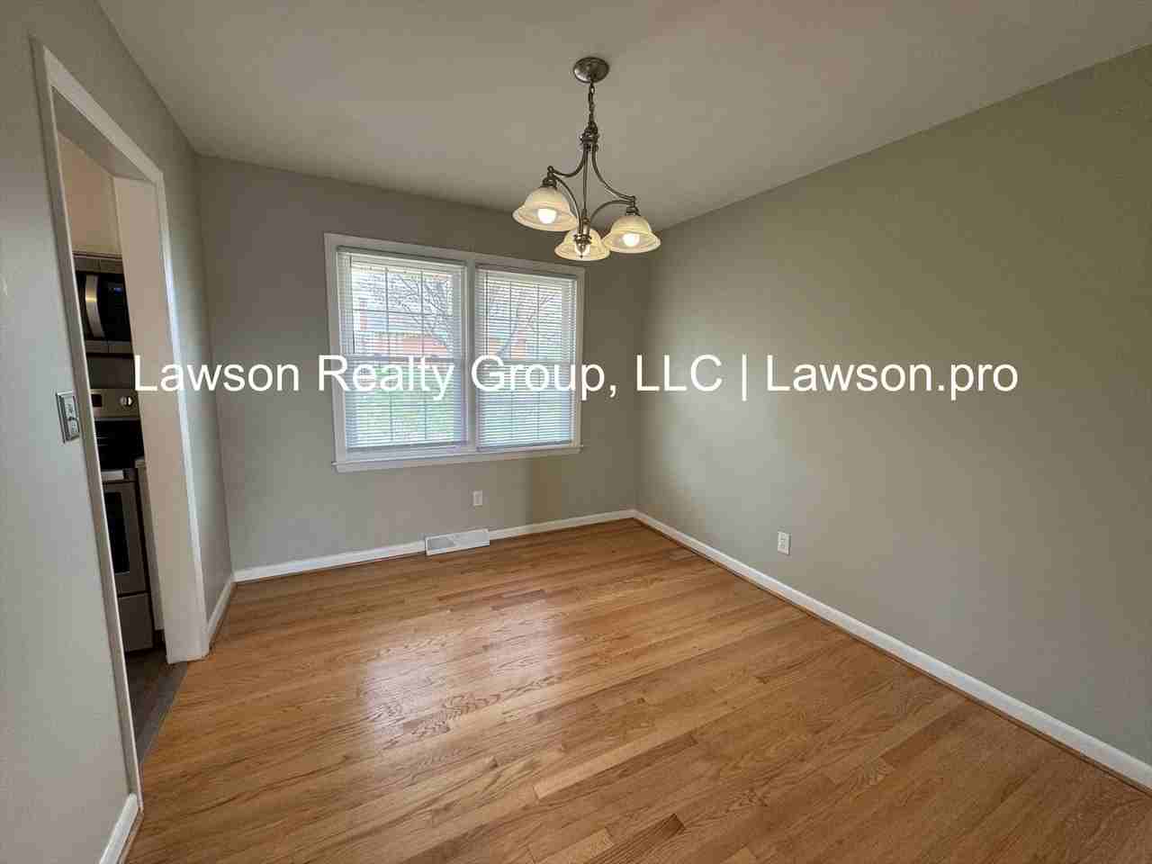 918 Ingleside Ln - Photo 6 of 20