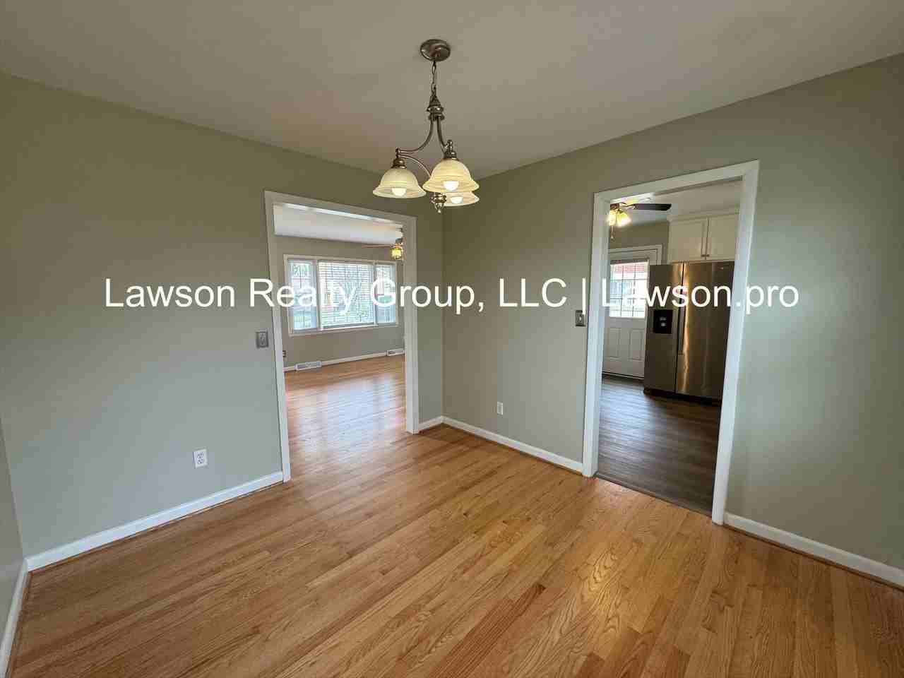 918 Ingleside Ln - Photo 7 of 20