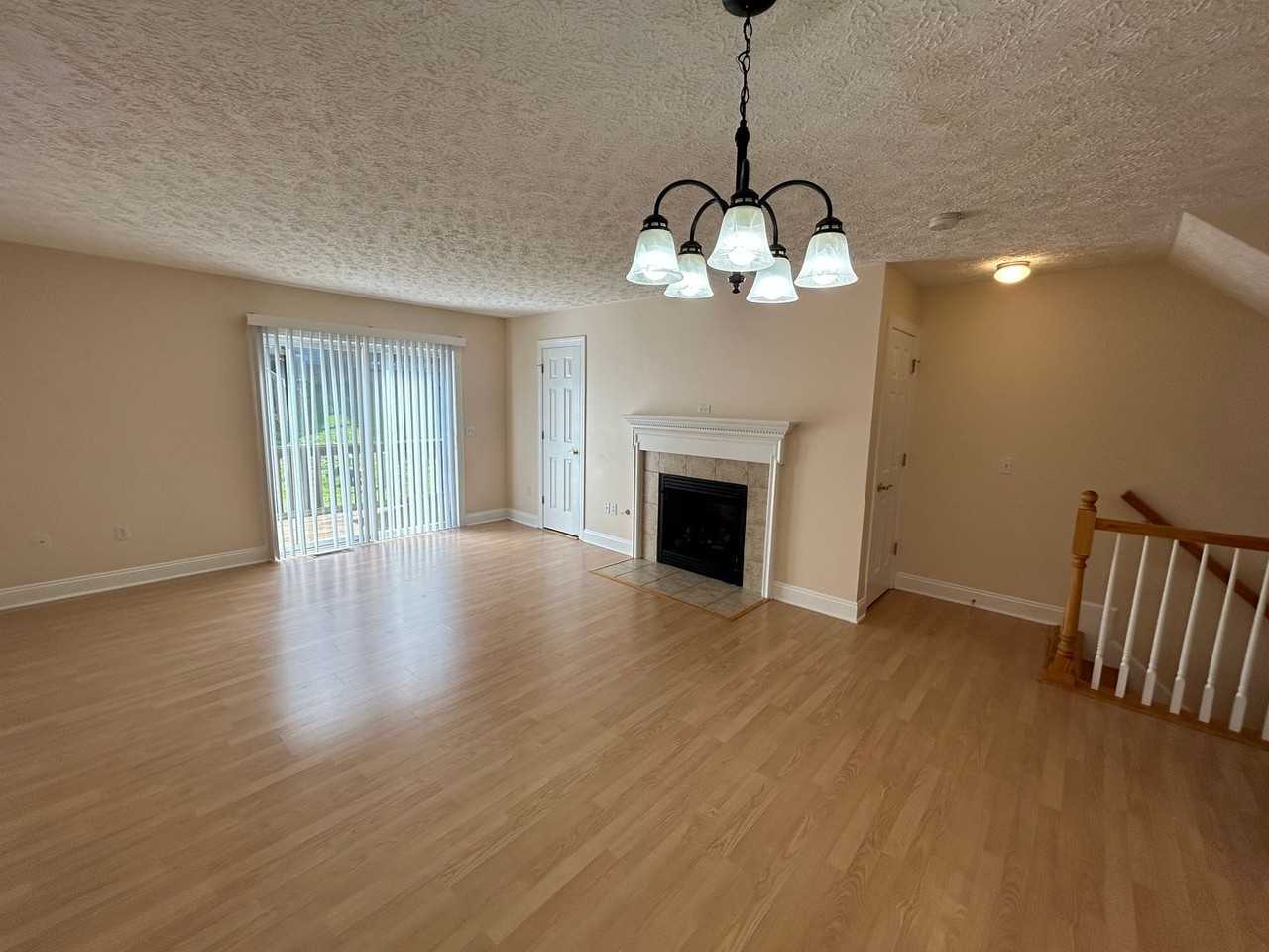 640 Oaktree Blvd - Photo 2 of 13