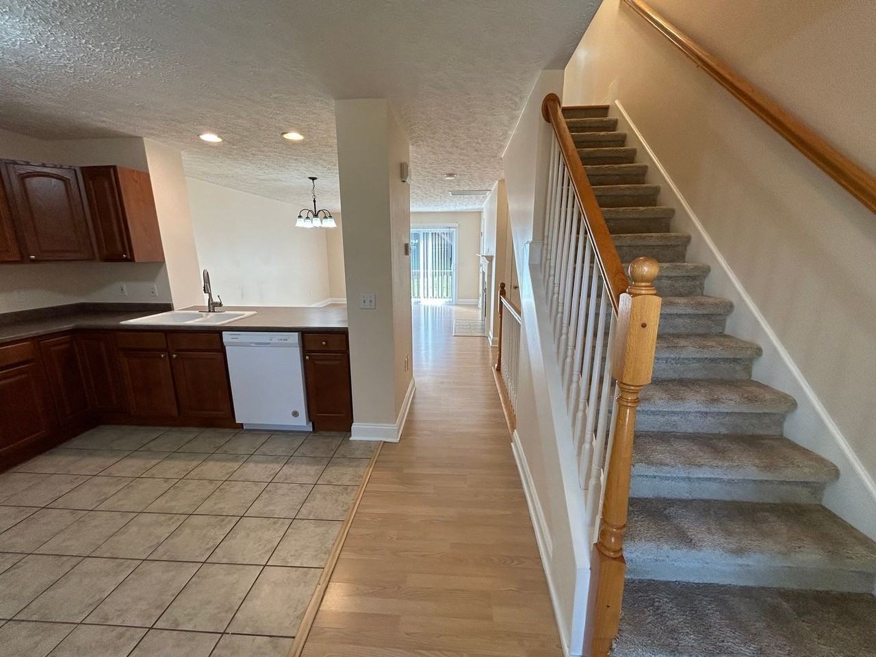 640 Oaktree Blvd - Photo 5 of 13