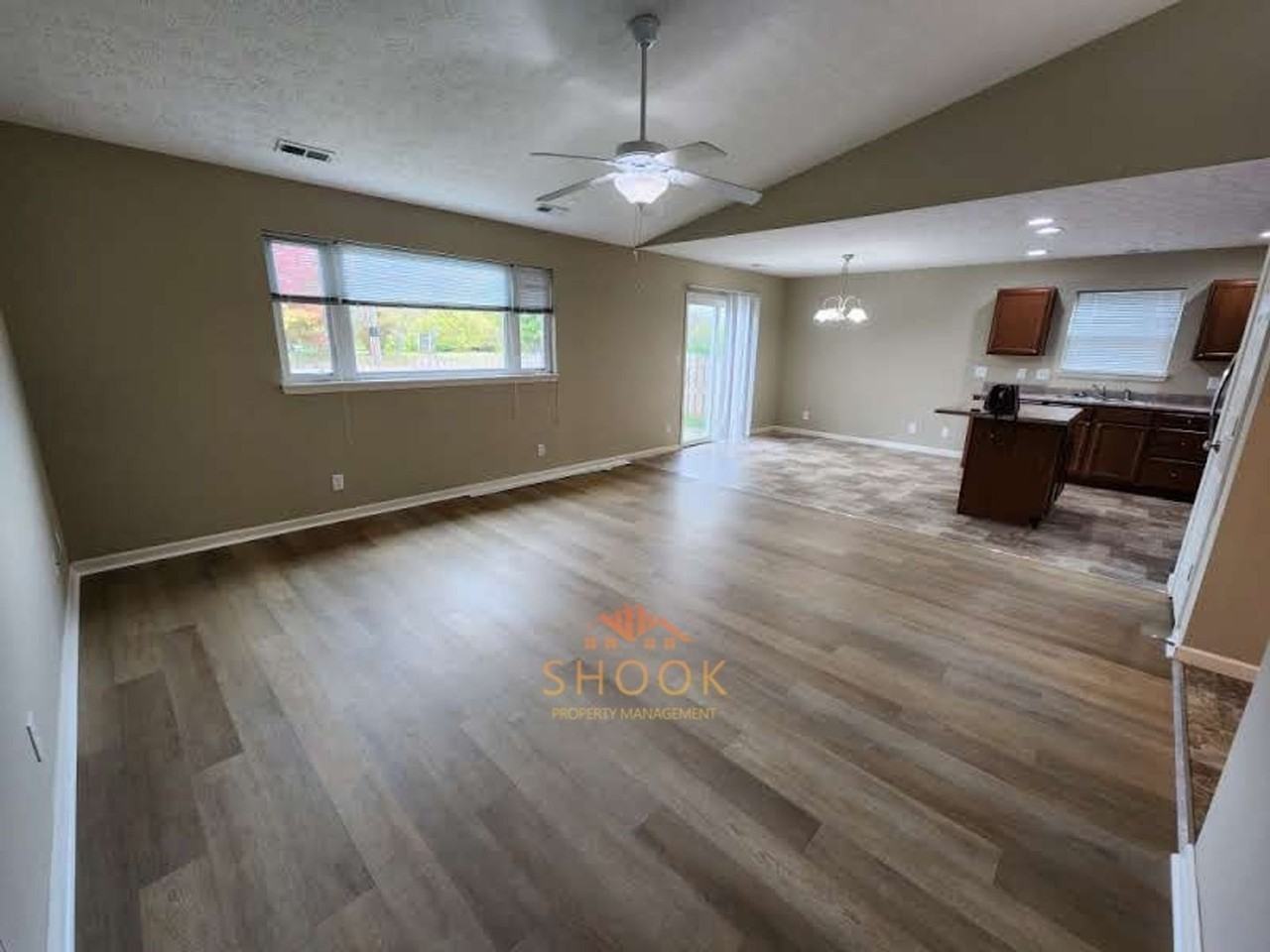 3174 Fleming Dr - Photo 4 of 20