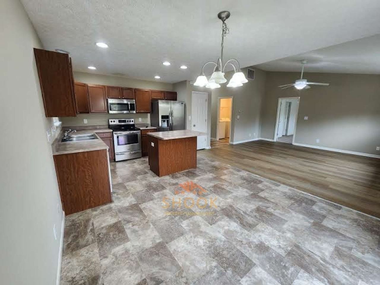 3174 Fleming Dr - Photo 5 of 20