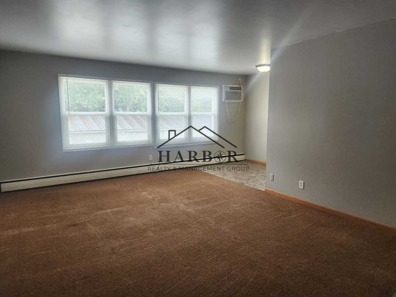 204 11th Ave Nw - Photo 4 of 10