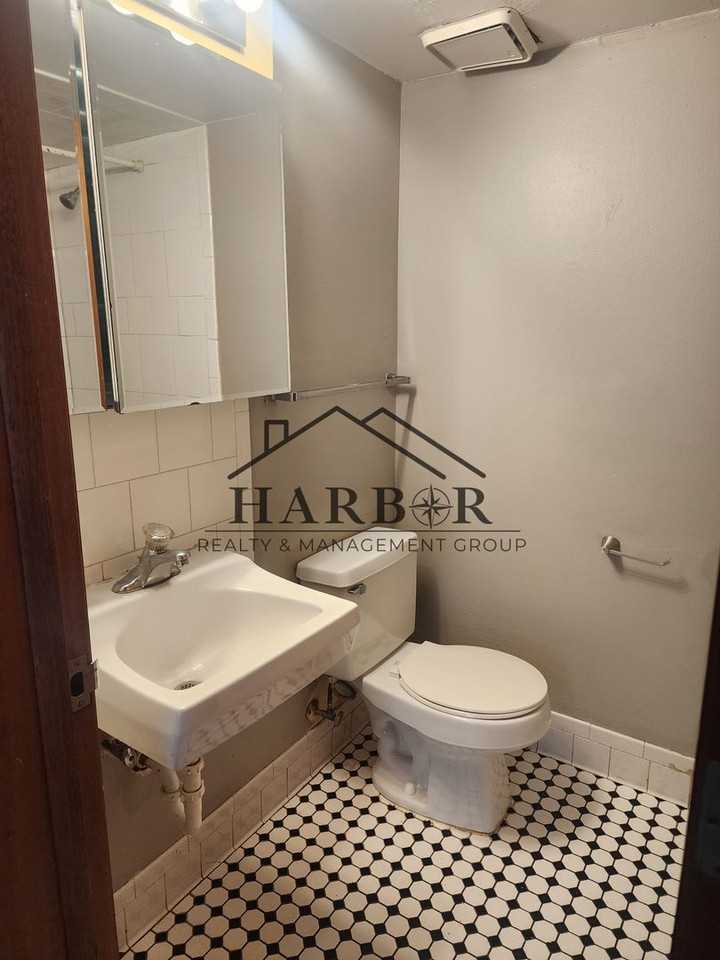 204 11th Ave Nw - Photo 5 of 10