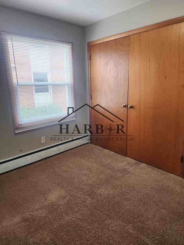 204 11th Ave Nw - Photo 7 of 10