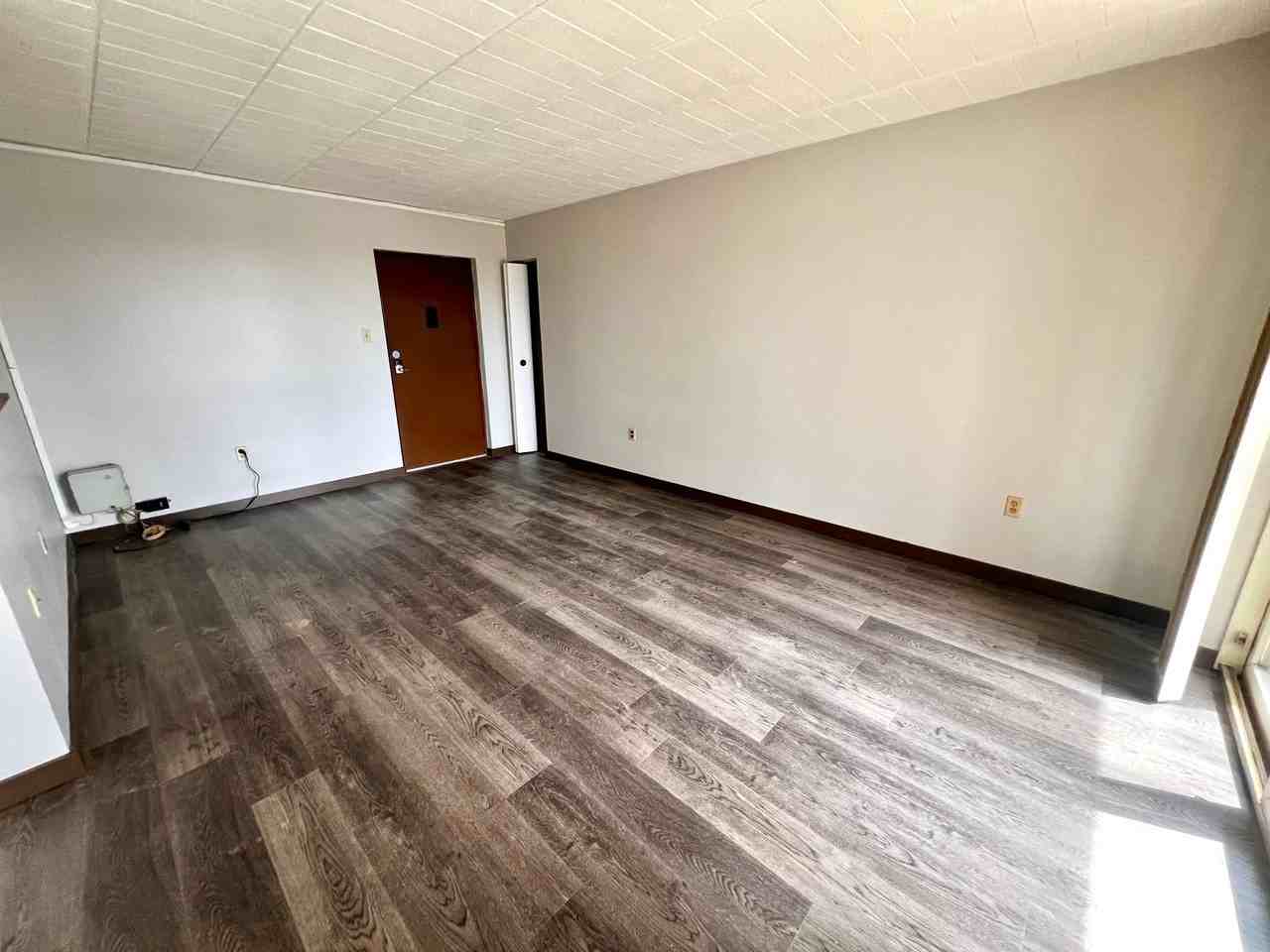 508 Lunar Ln - Photo 2 of 13