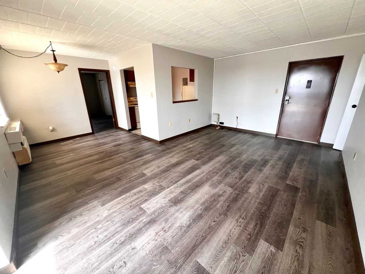 508 Lunar Ln - Photo 3 of 13