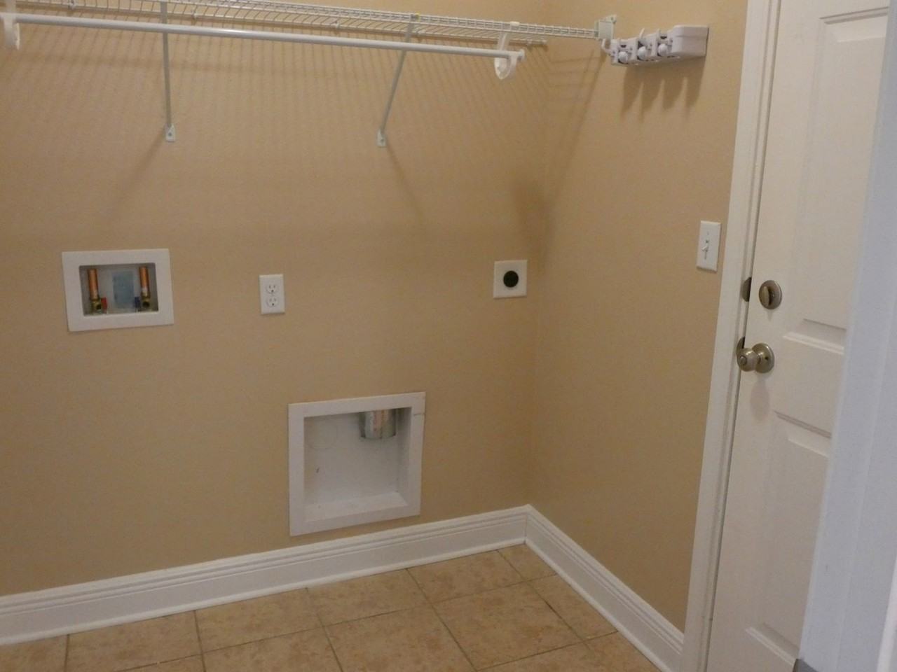 5957 Palermo Dr - Photo 4 of 20