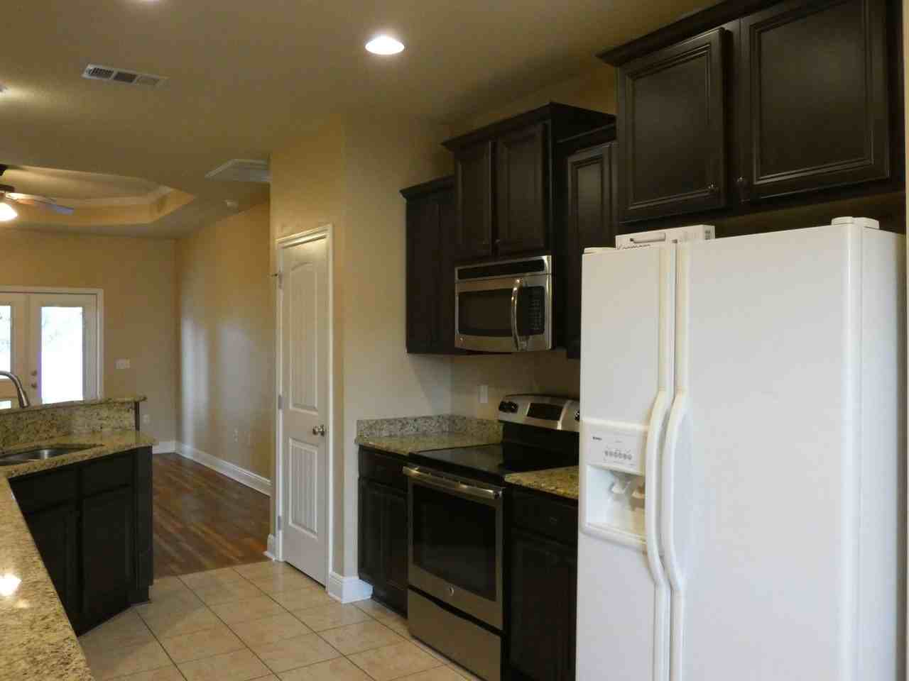 5957 Palermo Dr - Photo 7 of 20