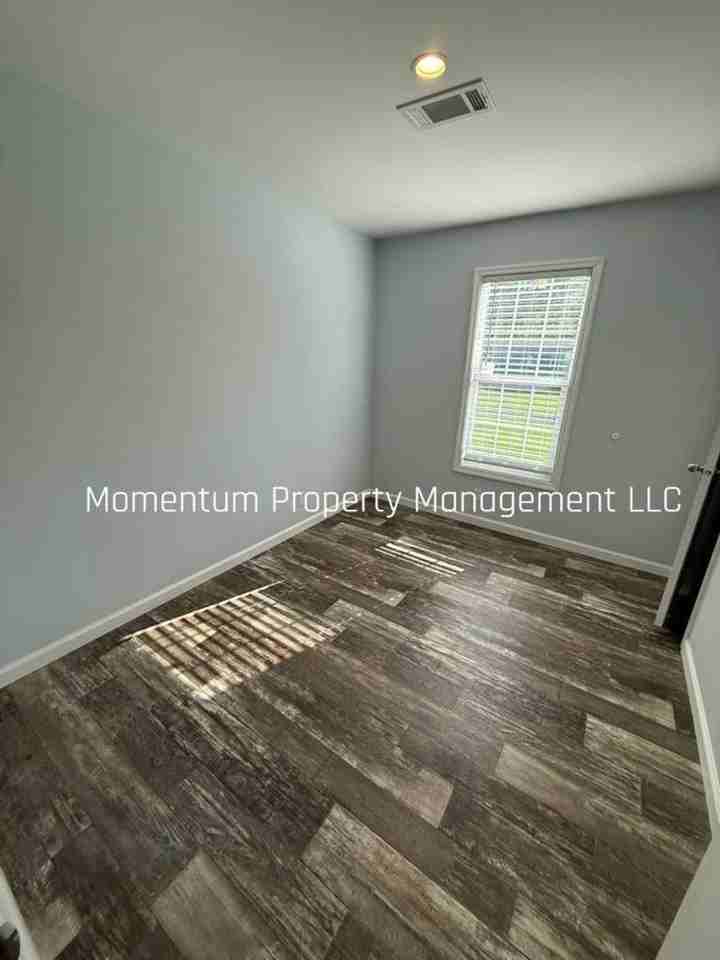 10704 Fran St - Photo 2 of 12