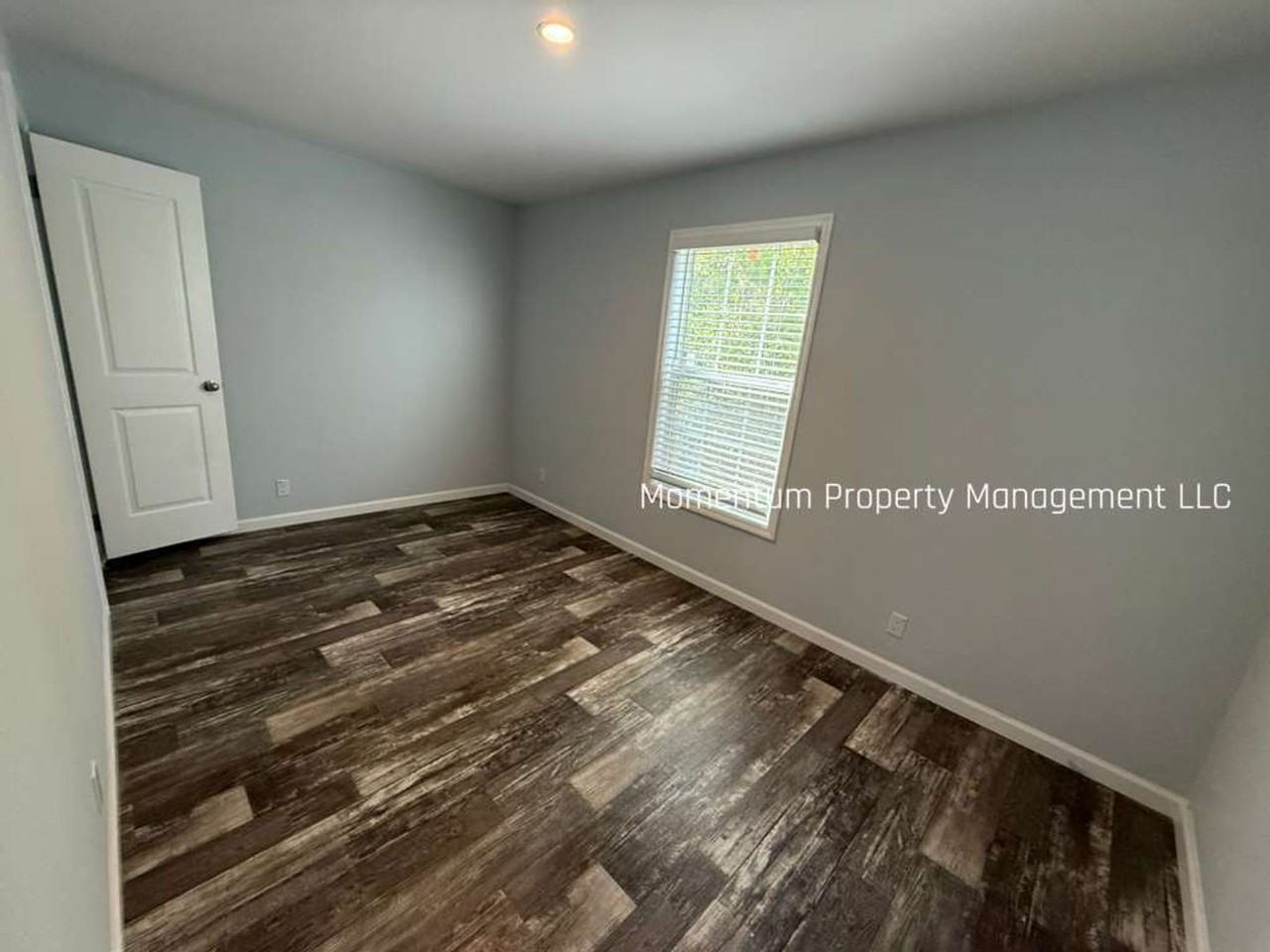10704 Fran St - Photo 3 of 12