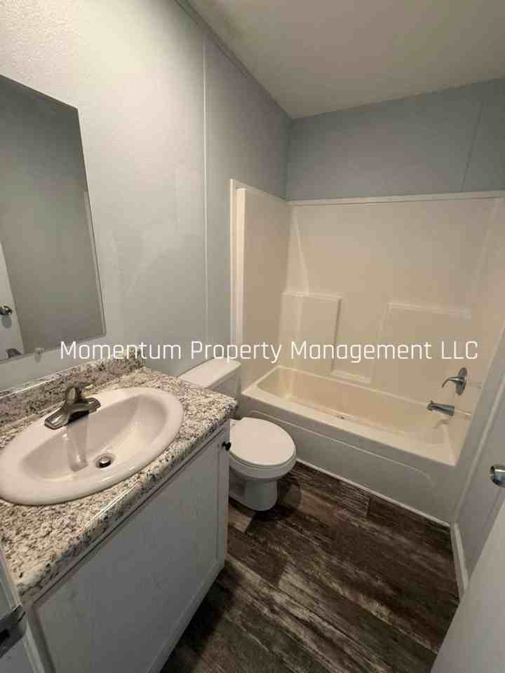 10704 Fran St - Photo 5 of 12